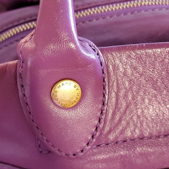 Marc by Marc Jacobs Preppy Lamb Leather Hayley Tote - Picture 5 of 16